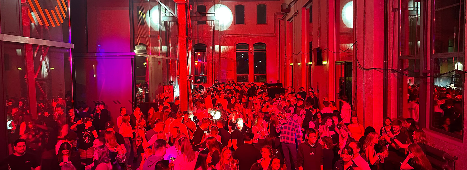 DJ-Berlin-Hochzeit-Event-DJ-Maiki-Potsdam-Bild-600 - DJ MAIKI | Berlin